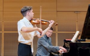 Simon Gomez Abschluss